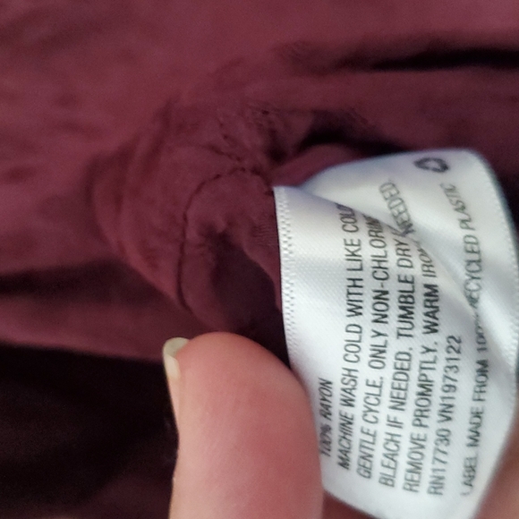 Burgundy blouse - Picture 8 of 9